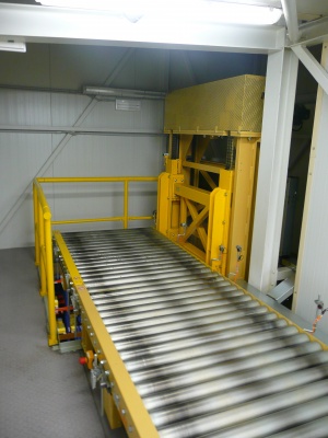 Transport system for inter-storey transport of pallets II