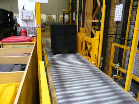 Transport system for inter-storey transport of pallets II