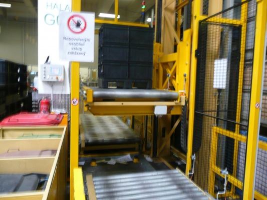 Transport system for inter-storey transport of pallets II